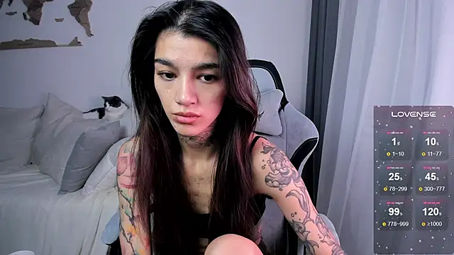 vinkitinkii online show from October 4, 2025, 7:21 am