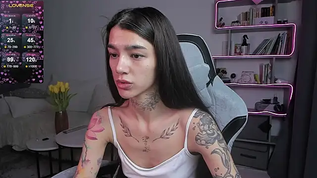 vinkitinkii online show from March 10, 2025, 6:38 am