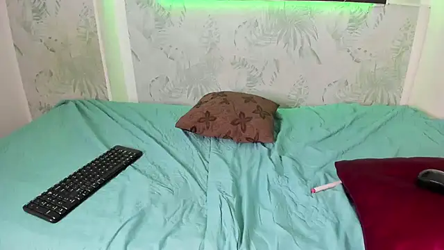 Snapshot of yungelitamor_ chatting on March 23, 2025, 7:42 am yungelitamor online show from March 23, 2025, 7:42 am