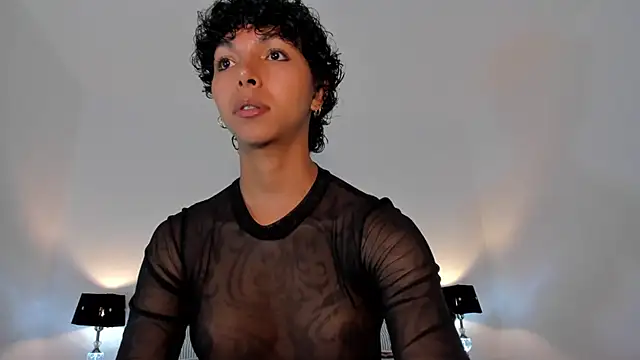 Snapshot of xhenisa_ chatting on March 15, 2025, 8:10 pm xhenisa online show from March 15, 2025, 8:10 pm