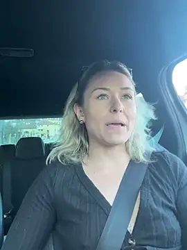 Snapshot of petrouchkaaa_ chatting on February 17, 2026, 3:09 pm petrouchkaaa online show from February 17, 2026, 3:09 pm