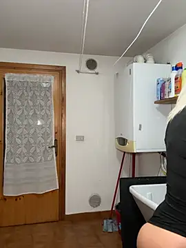 Snapshot of petrouchkaaa_ chatting on January 16, 2026, 9:02 am petrouchkaaa online show from January 16, 2026, 9:02 am