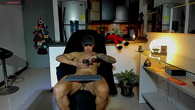 Snapshot of Dominic_Joness chatting on November 13, 2025, 8:46 pm Dominic Joness online show from November 13, 2025, 8:46 pm