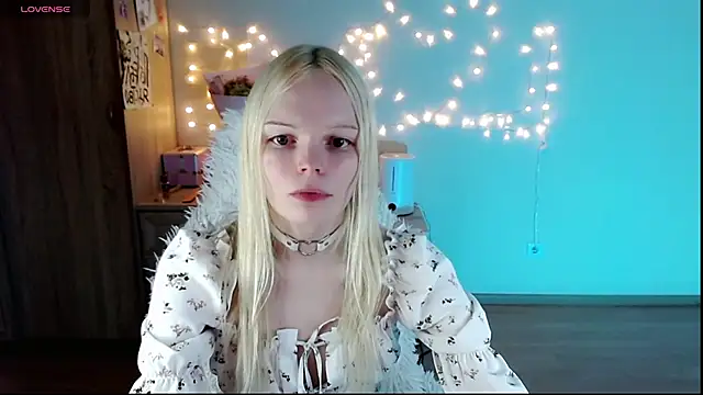 Snapshot of Emily_Nyaffee chatting on March 10, 2025, 12:28 pm Emily Nyaffee online show from March 10, 2025, 12:28 pm