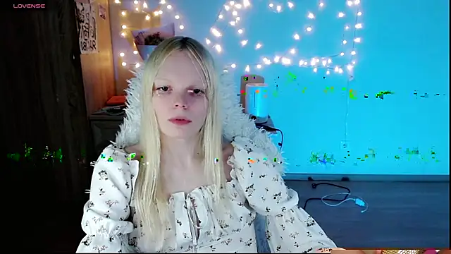 Snapshot of Emily_Nyaffee chatting on March 23, 2025, 1:53 am Emily Nyaffee online show from March 23, 2025, 1:53 am