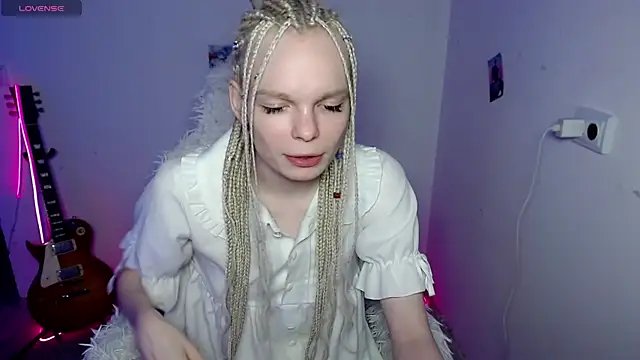 Snapshot of Emily_Nyaffee chatting on January 10, 2026, 1:56 am Emily Nyaffee online show from January 10, 2026, 1:56 am