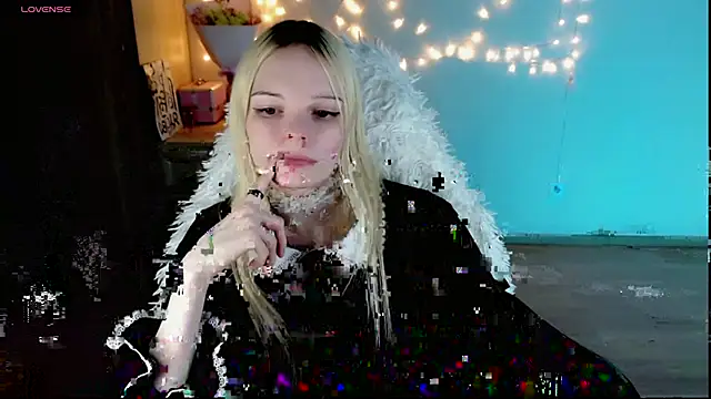 Snapshot of Emily_Nyaffee chatting on February 25, 2025, 1:41 am Emily Nyaffee online show from February 25, 2025, 1:41 am