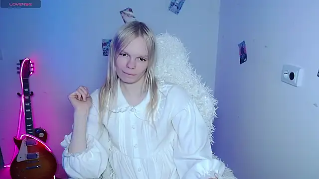 Snapshot of Emily_Nyaffee chatting on February 14, 2026, 4:18 pm Emily Nyaffee online show from February 14, 2026, 4:18 pm