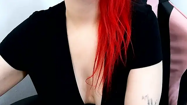 Snapshot of Cristina_foryou chatting on June 14, 2026, 8:48 am Cristina foryou online show from June 14, 2026, 8:48 am