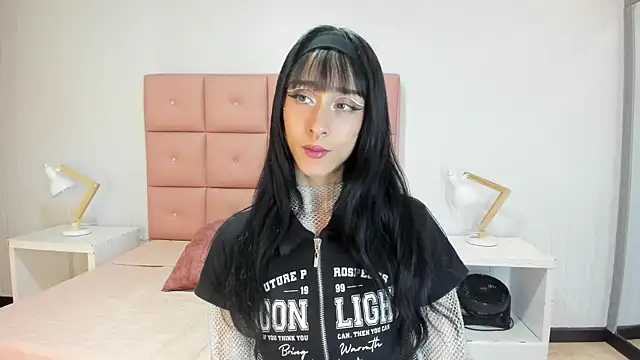 Snapshot of lhiamfit chatting on October 26, 2025, 2:45 am lhiamfit online show from October 26, 2025, 2:45 am