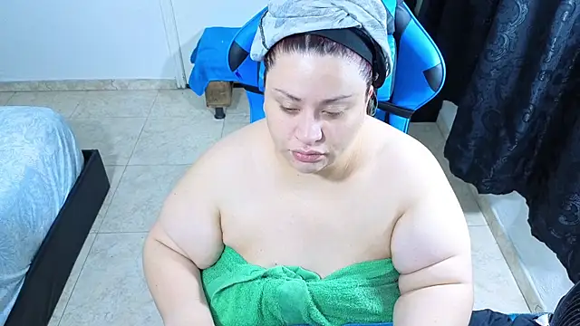 Snapshot of anacohen chatting on October 9, 2025, 1:17 am anacohen online show from October 9, 2025, 1:17 am