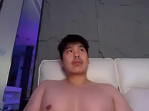 Snapshot of asianBtm11 chatting on April 4, 2026, 5:41 pm asianBtm11 online show from April 4, 2026, 5:41 pm