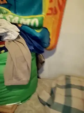 Snapshot of Renooo04 chatting on March 27, 2026, 11:27 pm Renooo04 online show from March 27, 2026, 11:27 pm