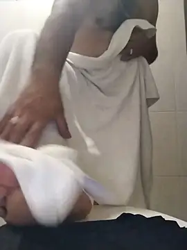 Snapshot of Renooo04 chatting on February 5, 2026, 5:25 am Renooo04 online show from February 5, 2026, 5:25 am