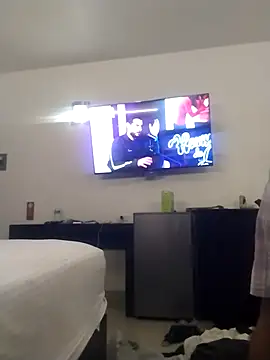 Snapshot of Renooo04 chatting on February 18, 2026, 7:49 am Renooo04 online show from February 18, 2026, 7:49 am