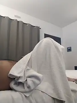 Snapshot of Renooo04 chatting on February 9, 2026, 12:08 am Renooo04 online show from February 9, 2026, 12:08 am