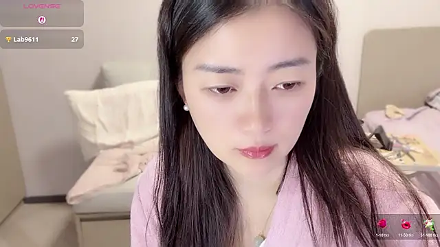 Snapshot of A-xena chatting on November 4, 2025, 2:37 am A-xena online show from November 4, 2025, 2:37 am