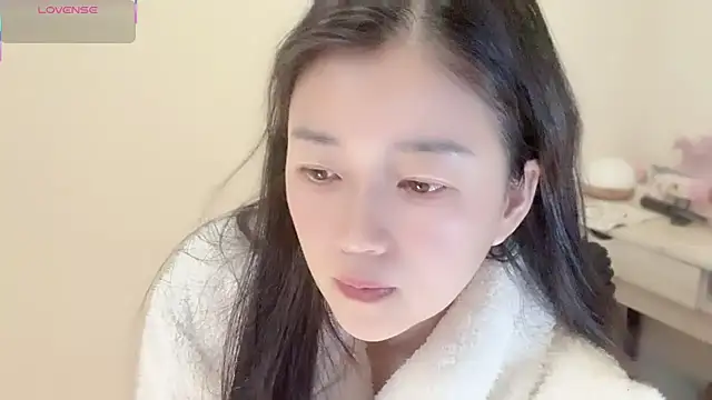 Snapshot of A-xena chatting on December 16, 2025, 2:27 am A-xena online show from December 16, 2025, 2:27 am