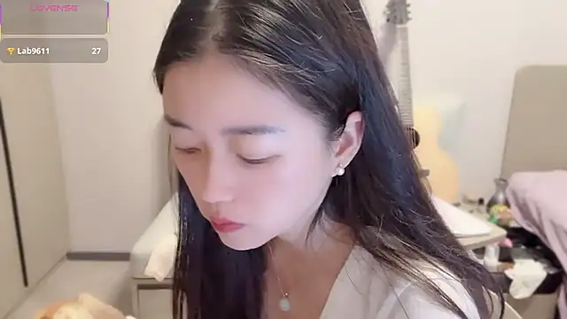 Snapshot of A-xena chatting on October 30, 2025, 2:32 am A-xena online show from October 30, 2025, 2:32 am