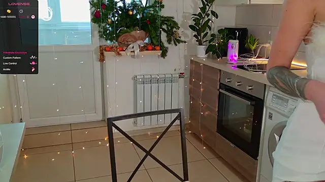 Snapshot of MissLovex chatting on December 22, 2025, 6:24 am MissLovex online show from December 22, 2025, 6:24 am