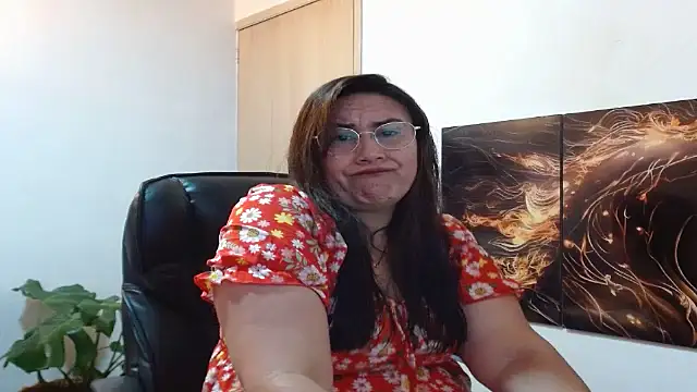 Snapshot of amalia_brunette chatting on September 18, 2025, 10:46 pm amalia brunette online show from September 18, 2025, 10:46 pm