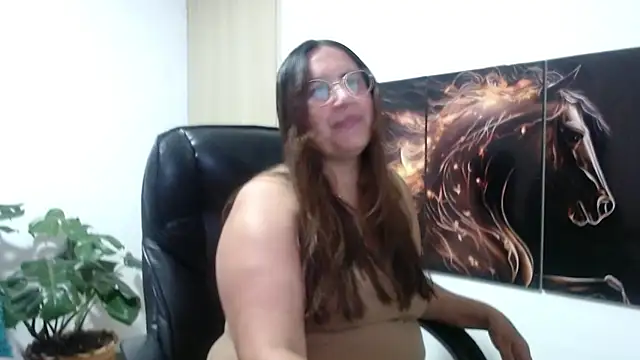 amalia brunette online show from June 16, 2026, 11:38 pm