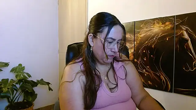 amalia brunette online show from June 11, 2026, 12:32 am