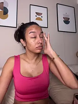 Snapshot of DianaHopson chatting on April 4, 2026, 12:23 pm DianaHopson online show from April 4, 2026, 12:23 pm