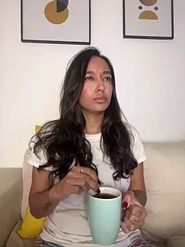 Snapshot of DianaHopson chatting on February 17, 2026, 11:40 am DianaHopson online show from February 17, 2026, 11:40 am