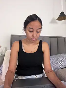 Snapshot of DianaHopson chatting on January 13, 2026, 11:03 am DianaHopson online show from January 13, 2026, 11:03 am