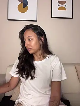 Snapshot of DianaHopson chatting on April 10, 2026, 1:23 am DianaHopson online show from April 10, 2026, 1:23 am