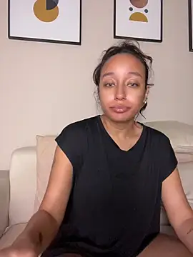 Snapshot of DianaHopson chatting on May 31, 2026, 12:38 am DianaHopson online show from May 31, 2026, 12:38 am