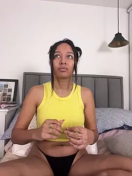 Snapshot of DianaHopson chatting on January 7, 2026, 11:04 am DianaHopson online show from January 7, 2026, 11:04 am