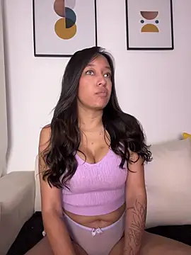 Snapshot of DianaHopson chatting on February 11, 2026, 11:43 am DianaHopson online show from February 11, 2026, 11:43 am