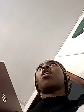 Shanelle   online show from February 25, 2026, 1:44 pm