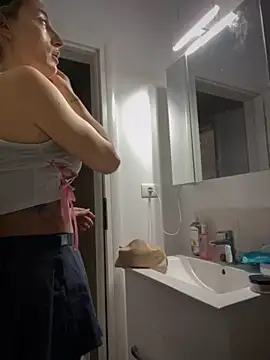 Ella Charm online show from October 14, 2025, 3:56 pm