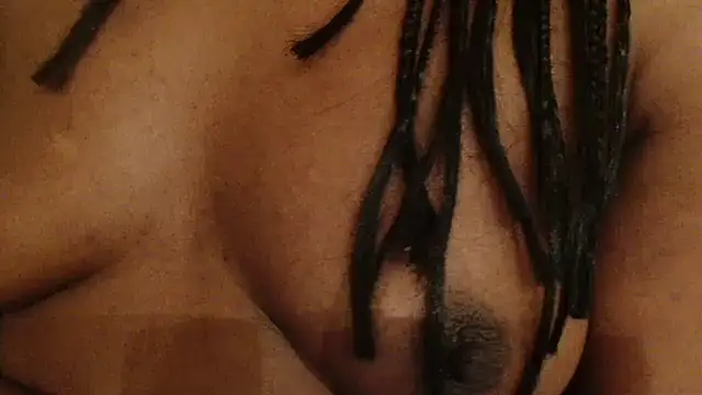 Snapshot of ROXYNL chatting on December 31, 2024, 2:40 am ROXYNL online show from December 31, 2024, 2:40 am