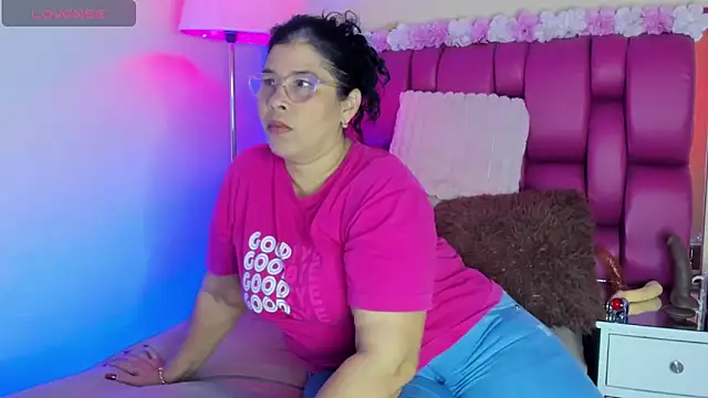 Snapshot of desire_matture chatting on March 11, 2025, 7:36 pm desire matture online show from March 11, 2025, 7:36 pm