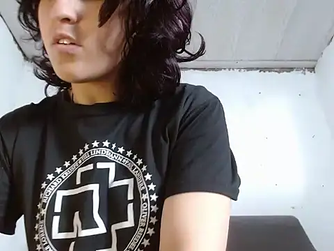 Snapshot of AngelaLinaresx69 chatting on September 10, 2025, 5:23 pm AngelaLinaresx69 online show from September 10, 2025, 5:23 pm