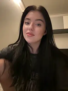 Snapshot of Angela_Fosterr chatting on December 3, 2025, 6:40 pm Angela Fosterr online show from December 3, 2025, 6:40 pm