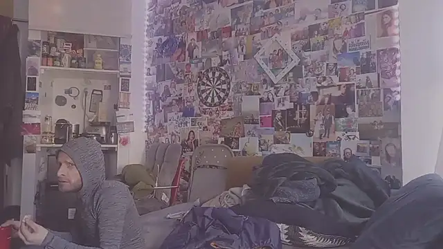 Snapshot of DownstairsSky chatting on February 17, 2025, 9:32 pm DownstairsSky online show from February 17, 2025, 9:32 pm