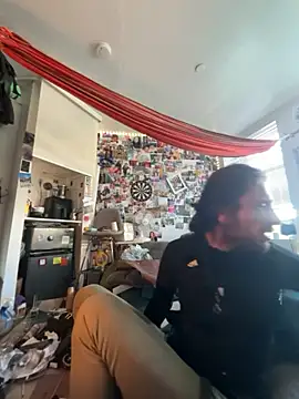 Snapshot of DownstairsSky chatting on October 1, 2025, 4:11 pm DownstairsSky online show from October 1, 2025, 4:11 pm