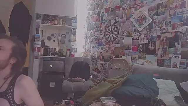 Snapshot of DownstairsSky chatting on March 2, 2025, 10:45 pm DownstairsSky online show from March 2, 2025, 10:45 pm