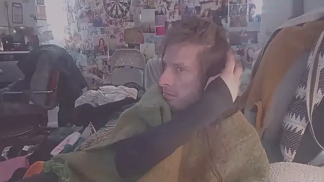 Snapshot of DownstairsSky chatting on February 21, 2025, 6:40 am DownstairsSky online show from February 21, 2025, 6:40 am