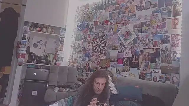 Snapshot of DownstairsSky chatting on March 1, 2025, 1:07 pm DownstairsSky online show from March 1, 2025, 1:07 pm