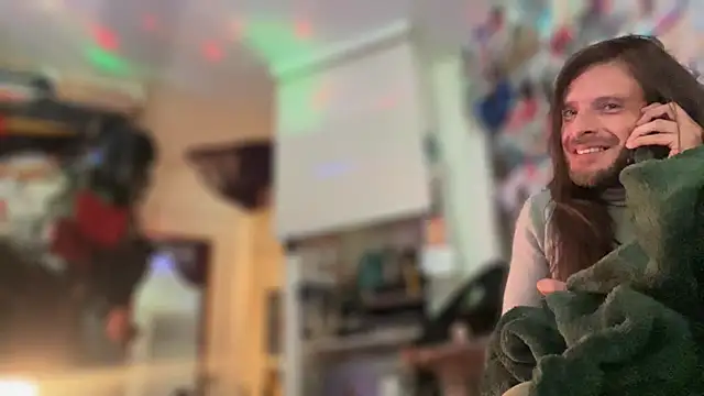 Snapshot of DownstairsSky chatting on September 28, 2025, 10:11 am DownstairsSky online show from September 28, 2025, 10:11 am