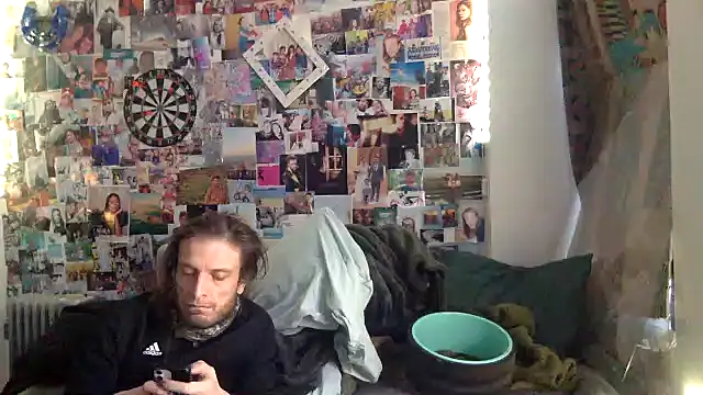 Snapshot of DownstairsSky chatting on February 7, 2025, 3:30 pm DownstairsSky online show from February 7, 2025, 3:30 pm