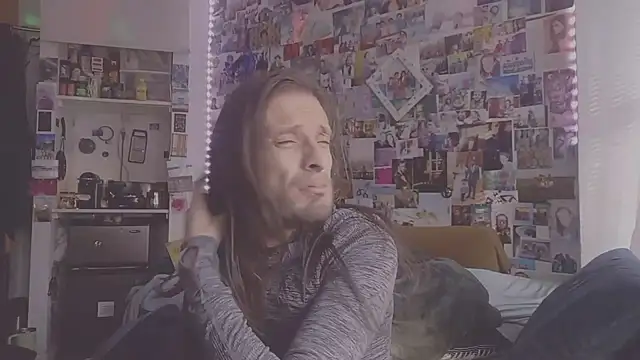 Snapshot of DownstairsSky chatting on February 17, 2025, 1:33 pm DownstairsSky online show from February 17, 2025, 1:33 pm