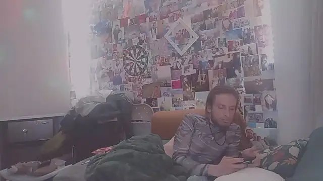 Snapshot of DownstairsSky chatting on February 11, 2025, 12:06 am DownstairsSky online show from February 11, 2025, 12:06 am