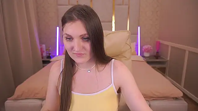 EmmyCharmm online show from March 18, 2025, 9:45 am